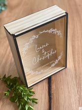 Load image into Gallery viewer, Sand Ceremony Box - Wreath Silver Belle Design

